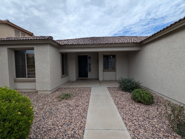 Building Photo - 1575 E Palo Verde Dr