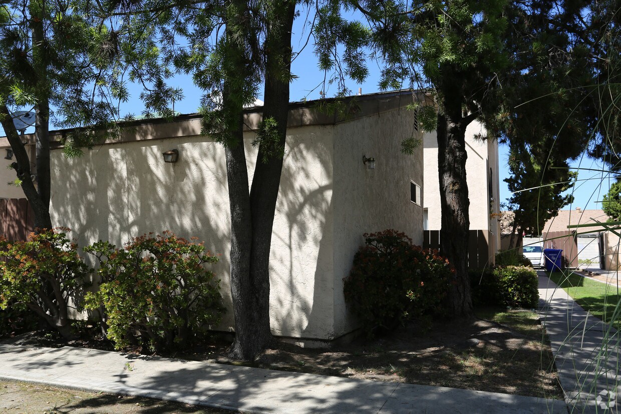 Building Photo - 8780 Mira Mesa Blvd