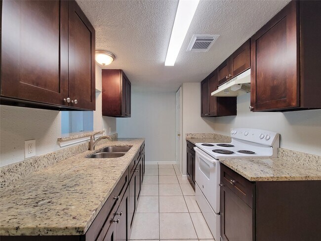 Foto del edificio - 12330 Ormandy St