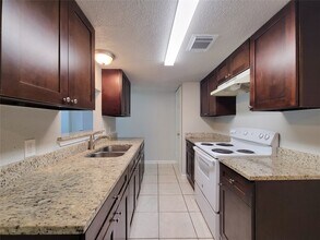 Building Photo - 12330 Ormandy St