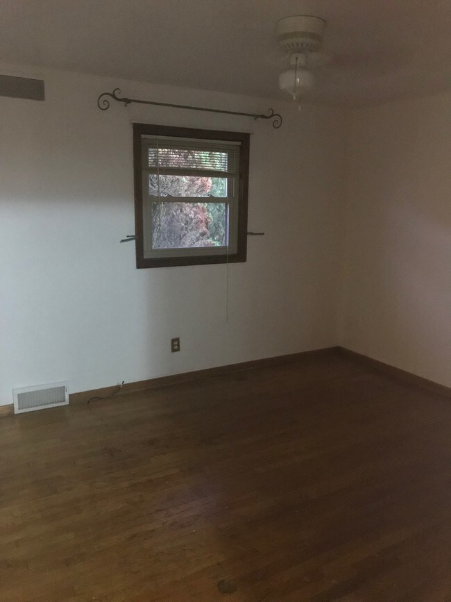 124 Capitol Dr, Weirton, WV 26062 House Rental in Weirton, WV