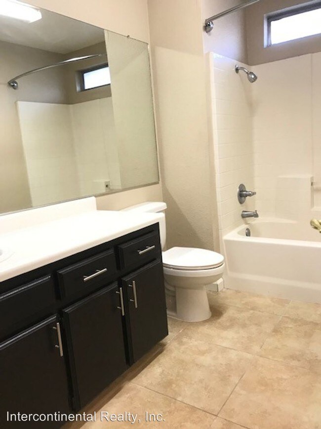 Building Photo - 3102 Brookside Dr