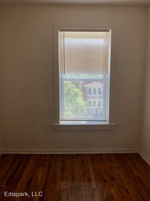 Building Photo - 102 S Parkside Ave