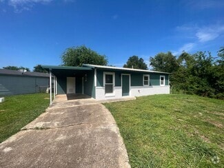 Building Photo - 1300 Lampkin St