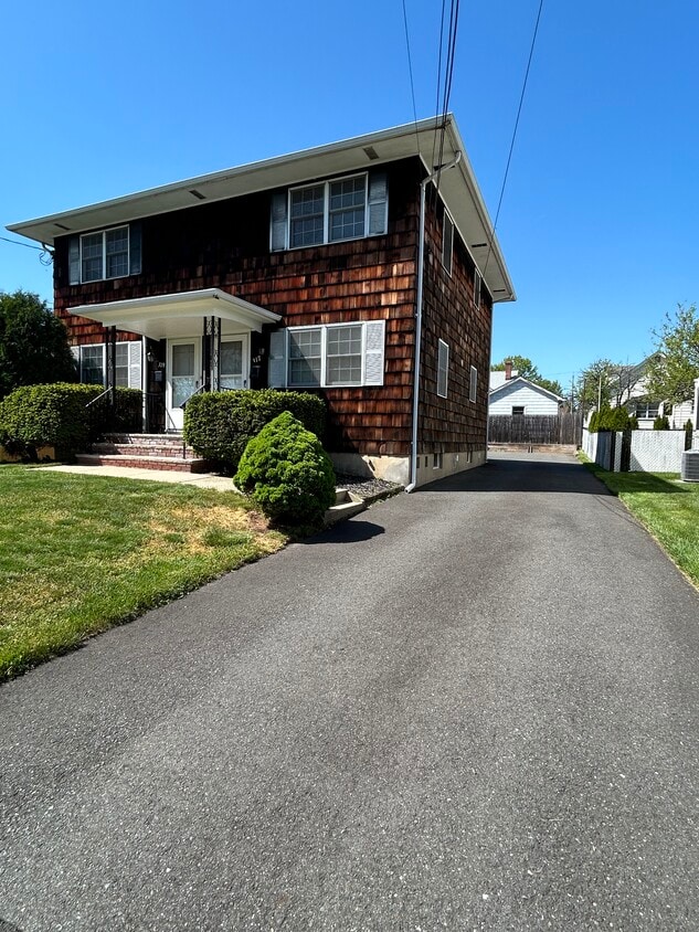 319 Codrington Pl, Bound Brook, NJ 08805 - Apartments in Bound Brook ...