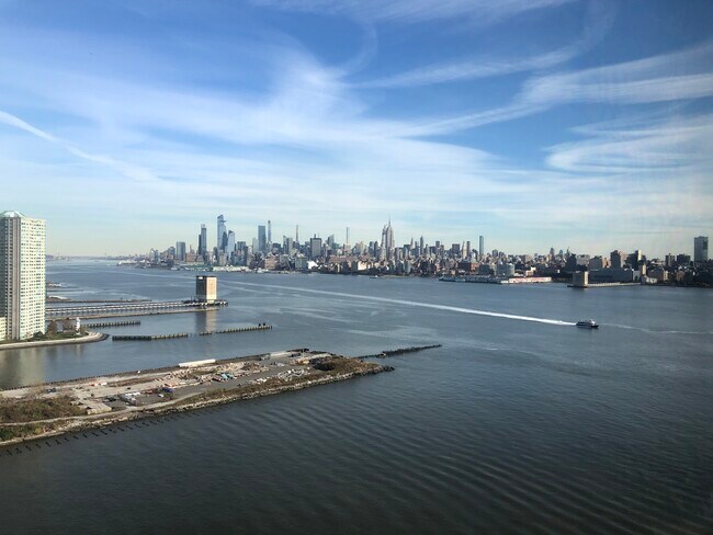 Building Photo - 20 2nd St