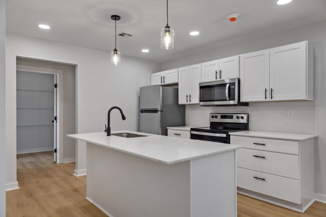 Building Photo - 107 Township Ln