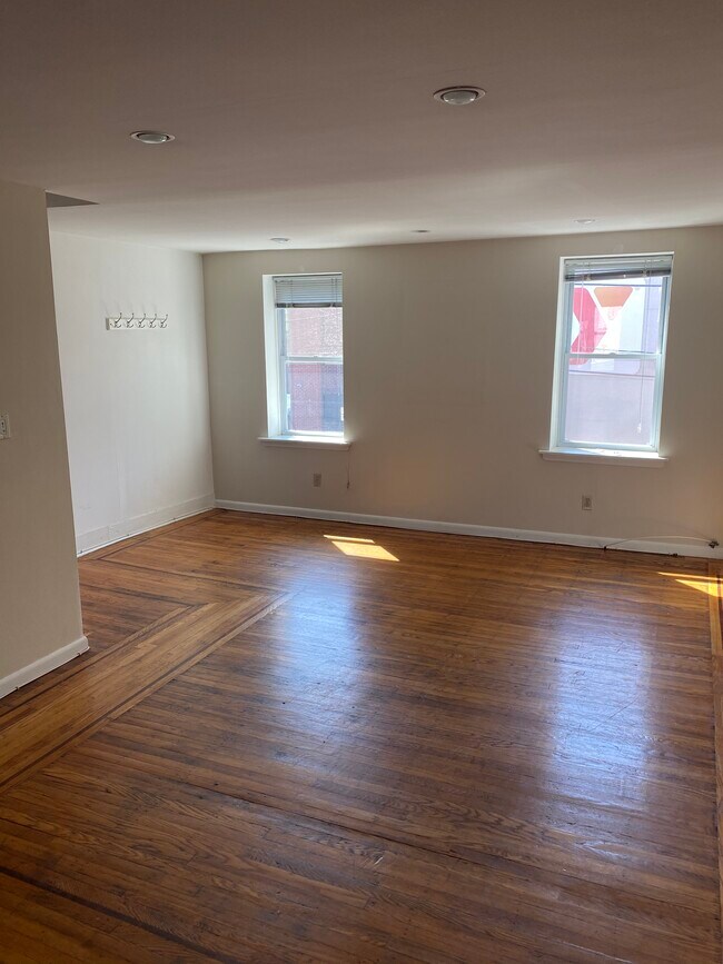Building Photo - 1733 Christian St