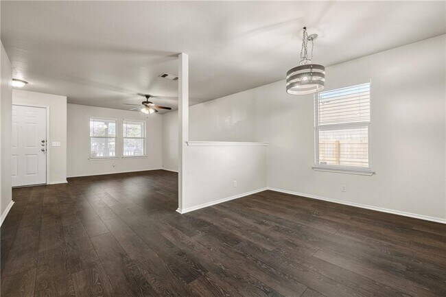 Building Photo - 608 Losoya Ct