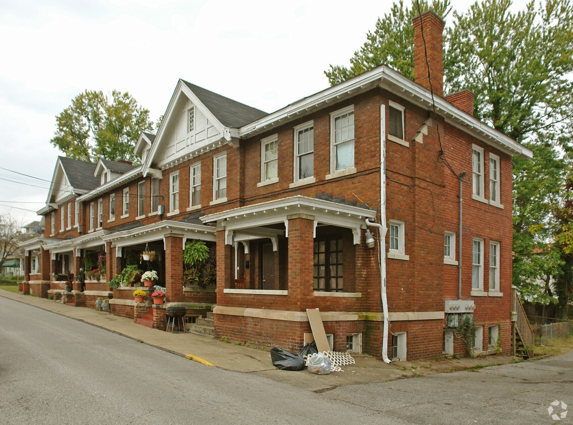 Building Photo - 501 Thompson St