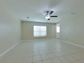 Building Photo - 524 Red Dusk Paint Dr