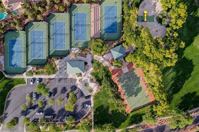 Foto del edificio - 9704 Cameo Rose Ln