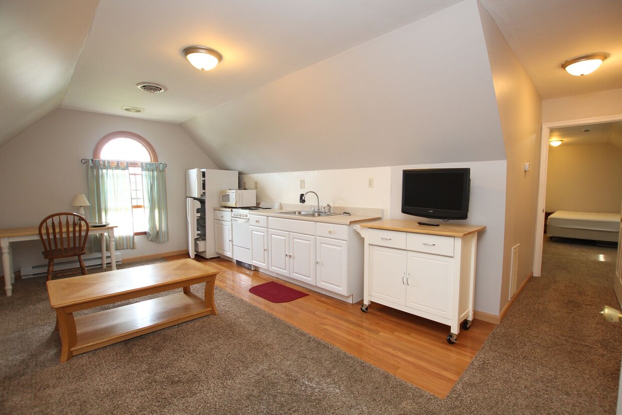 Primary Photo - Garage apartment located close to area sho...