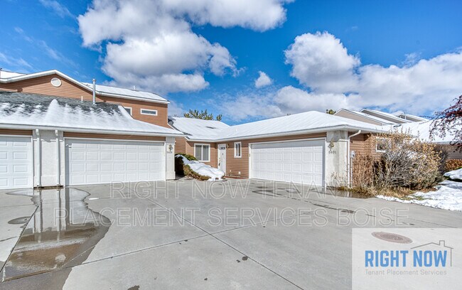 Building Photo - 5601 S Caper Pl