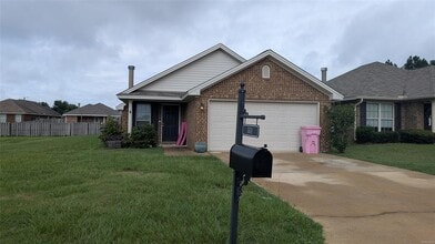 Building Photo - 551 Old Mill Way