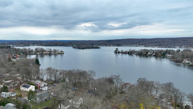 Building Photo - 11 Mohawk Trail