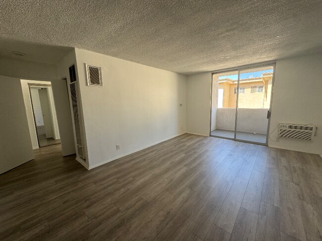 Building Photo - 1221 N Spaulding Ave