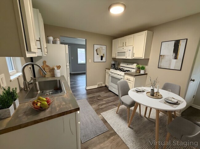 Photo - 205 Charleston Dr House