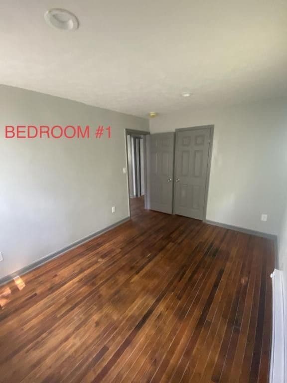 Building Photo - 412 W Parkwood Dr