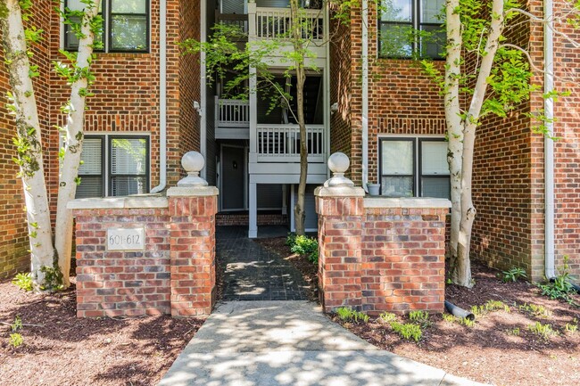 Foto del edificio - Awesome 2BE/2BA condo in Green Hills!