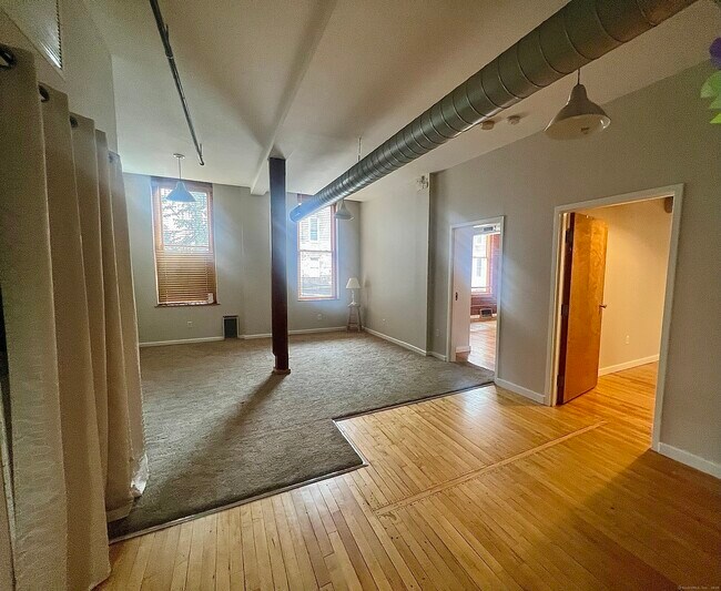 Building Photo - 325 Lafayette St