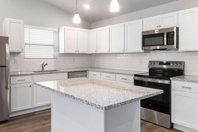 Foto del edificio - 7351 Montego Bay St