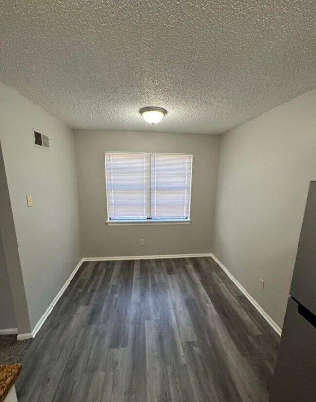 Foto del edificio - Spacious 2+/1 townhouse in Independence!