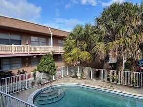 Building Photo - 241 SE 9th Ave