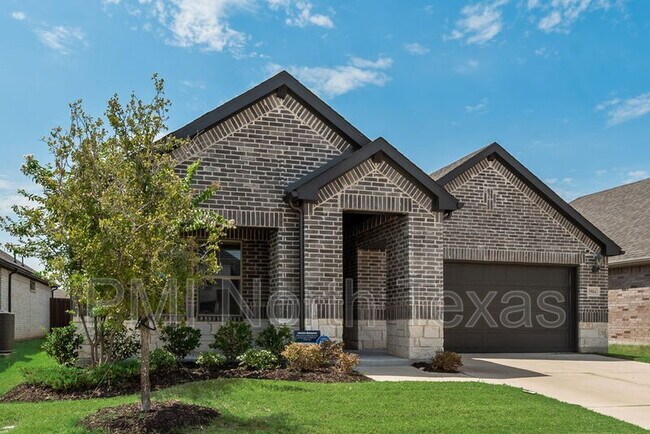 Building Photo - 3904 High Valley Dr