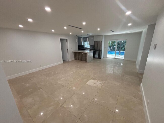 Foto del edificio - 2900 SW 16th St