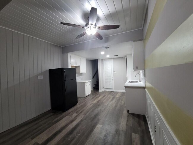Foto del edificio - 28 Lakeway St