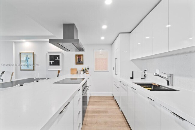 Foto del edificio - 155 Ocean Ln Dr