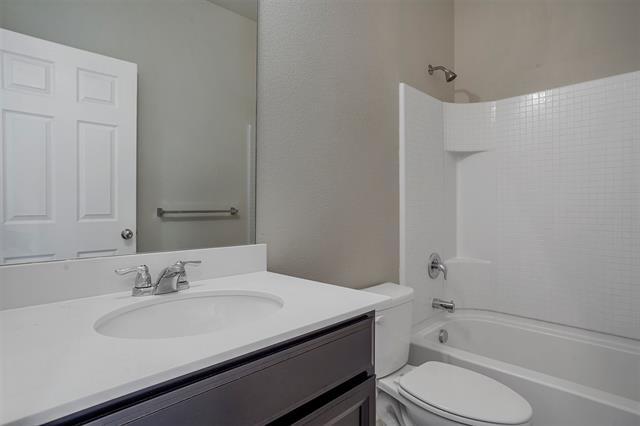 Foto del edificio - 3132 Layla Creek Dr