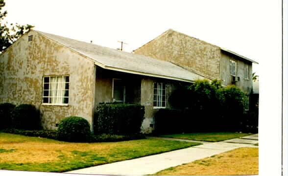 Primary Photo - 6319-6321 1/2 Fulton Ave.
