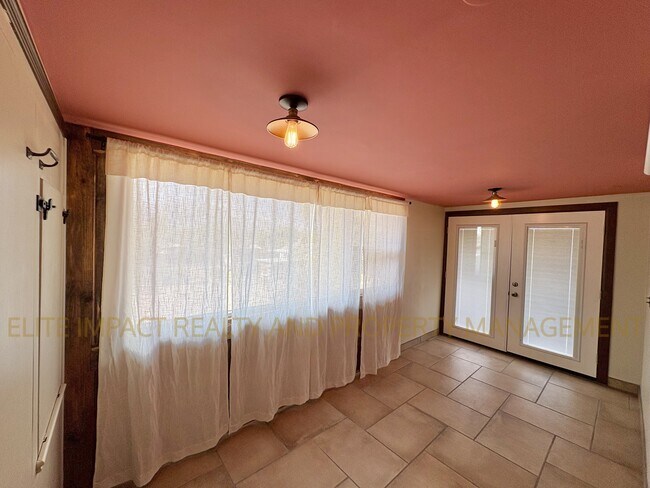 Foto del edificio - 2819 N Woodland Ave