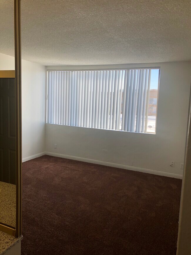 Southoaks Pointe Apartments Apartments in Van Nuys, CA