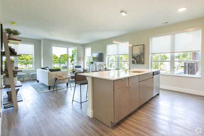 1BR, 1BA - 901SF - Lake Terrace Apartments