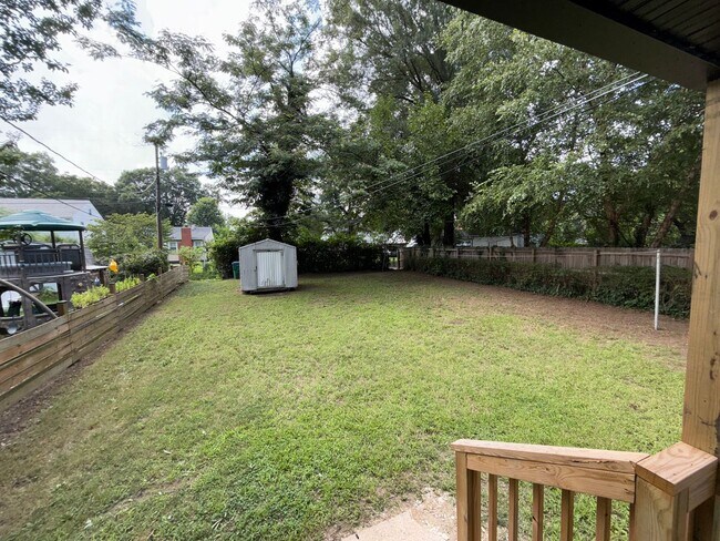 Foto del edificio - Beautiful renovated 3 bedroom 2 full bath ...