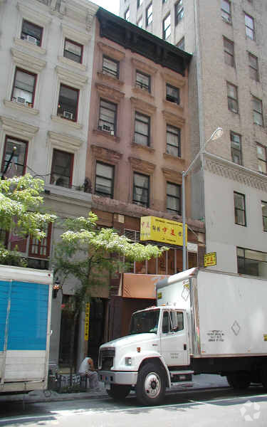 Foto principal - 4 E 36th St