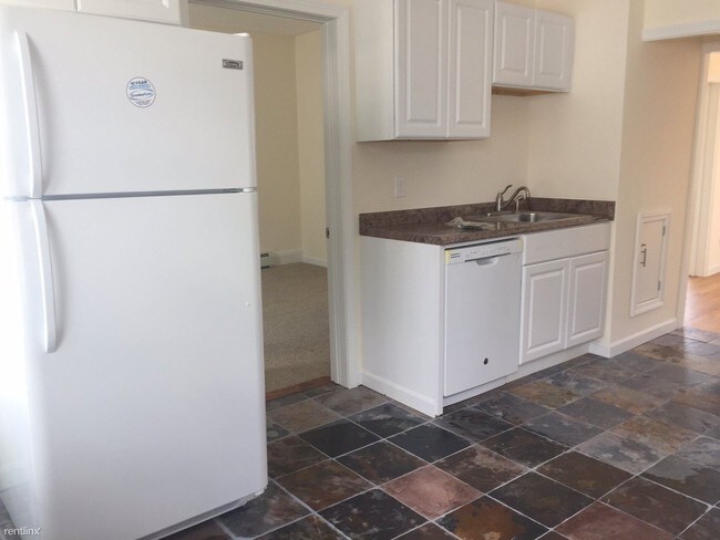 Building Photo - 3 br, 1 bath Apartment - 291 Beacon St # 1A