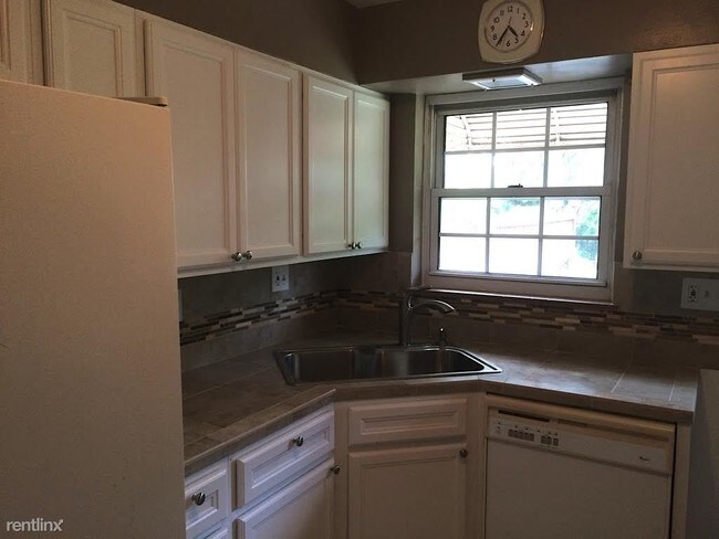 Building Photo - 2 br, 1.5 bath Duplex - 509 Rosemont Ave