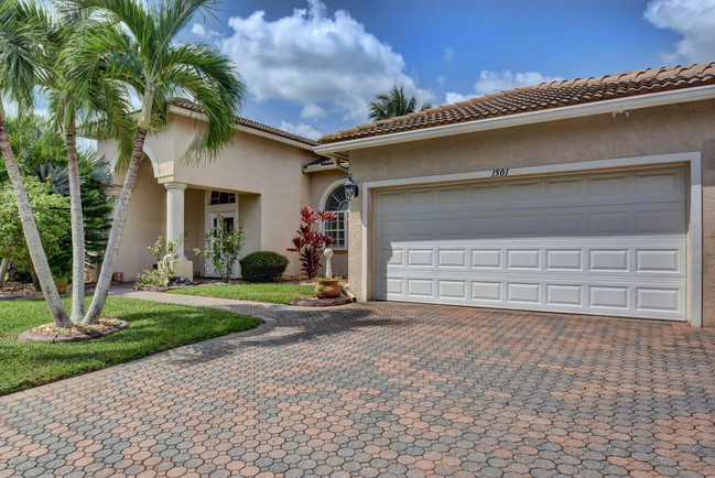 Foto del edificio - 1501 Stonehaven Estates Dr
