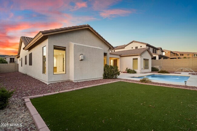 Foto del edificio - 3551 W Hidden Mountain Ln