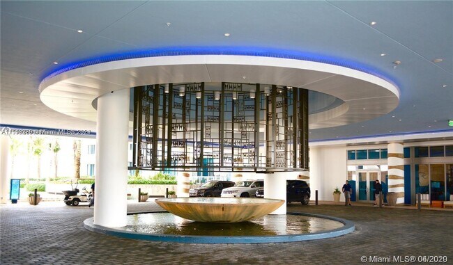 Building Photo - 6899 Collins Ave