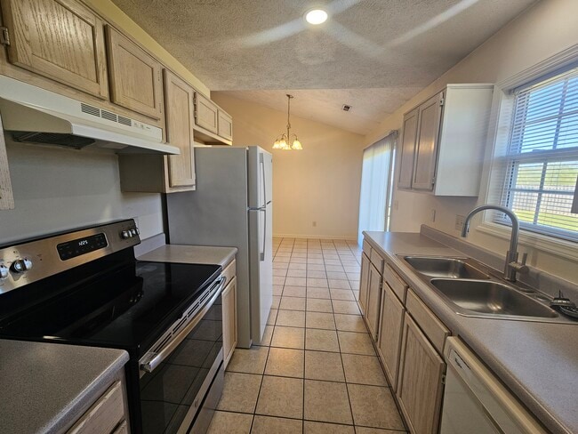 Foto del edificio - 2701 Ashby Dr