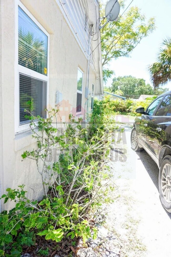 Photo - 1148 Highland St Apartment