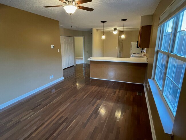 Foto del edificio - 2743 Rutland Rd