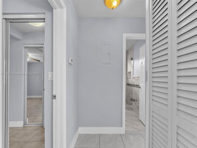 Foto del edificio - 6525 SW 18th St
