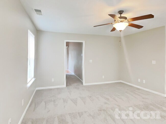 Building Photo - 501 Homey Dr