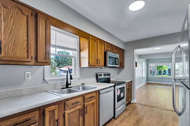 Building Photo - 325 Arbor Ave